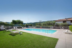 Casa Lorella-Con piscina e vista lago Garda